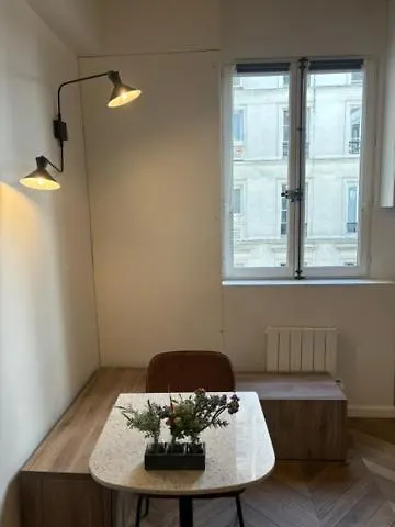 Daire Central Studio Tronchet Paris Fransa